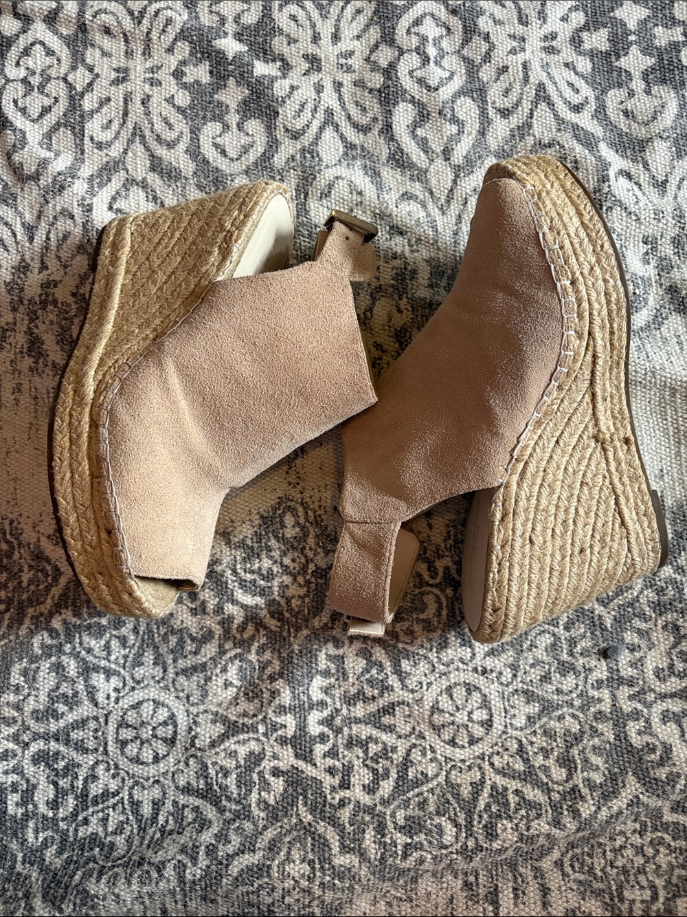 Kenneth Cole Wedge Espadrille